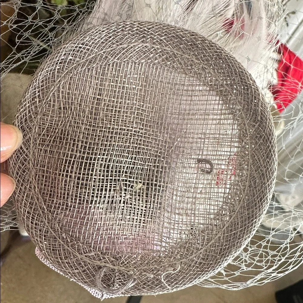 Fascinator Net Veil Flower Feathers embellished Lightest grey and Lilac Vintage - Picture 4 of 8